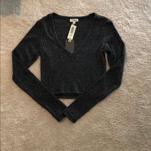 Cropped v neck sweater